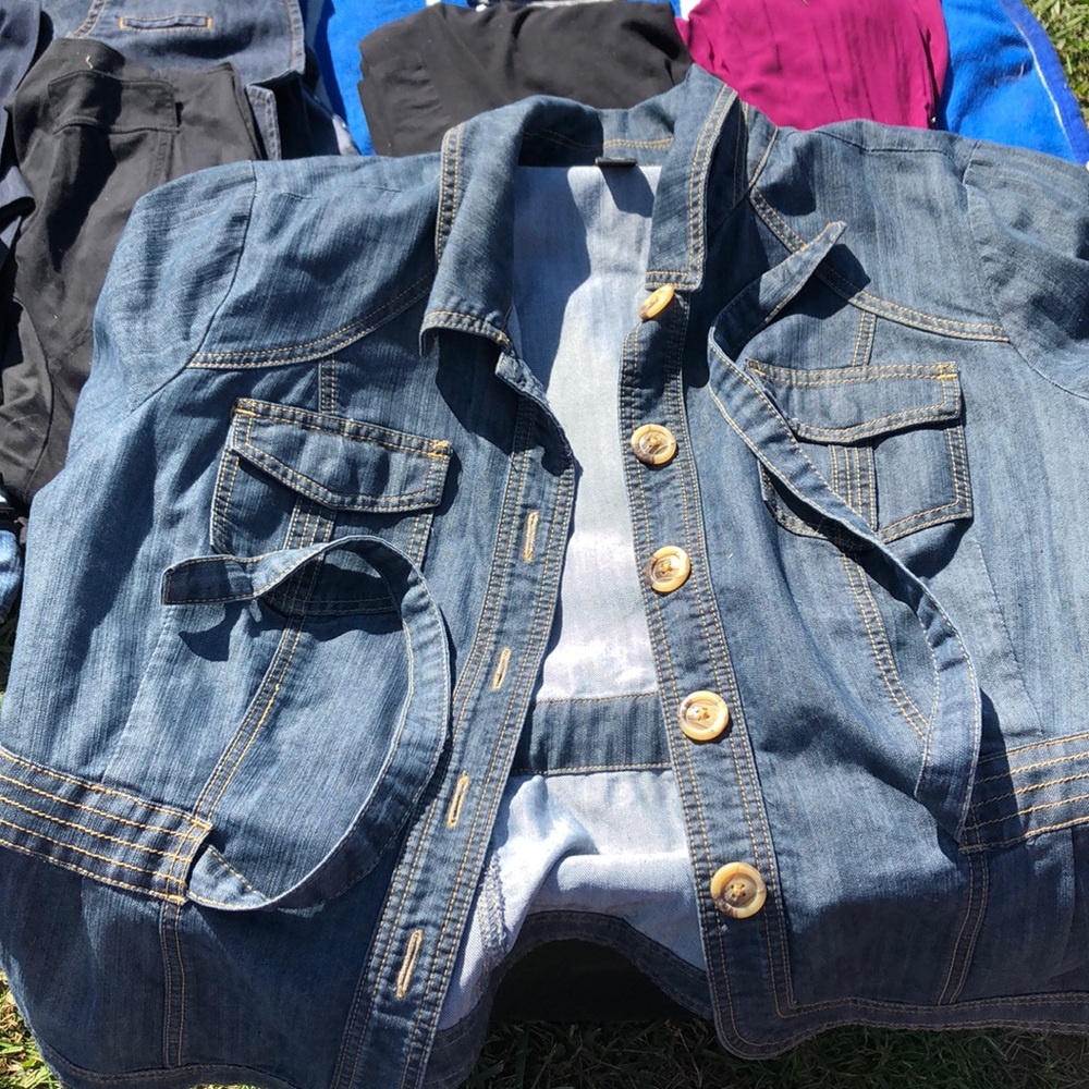 Jean jacket wear as causal or business casual